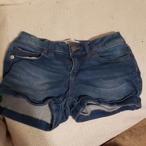 No boundaries shorts